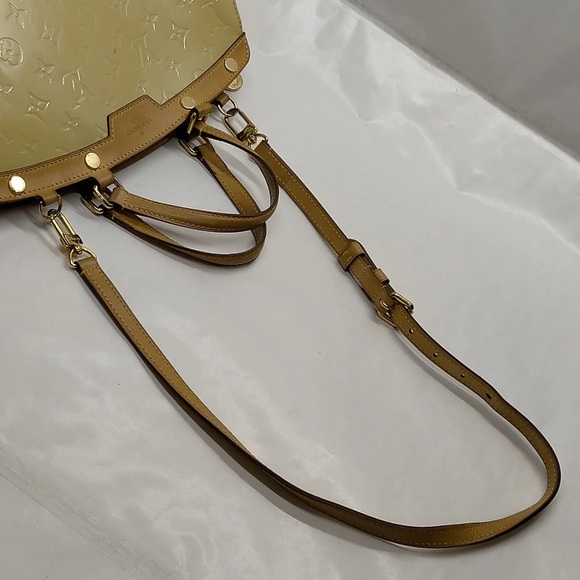 Louis Vuitton Brea MM Yellow Vernis Handbag - Picture 6 of 15